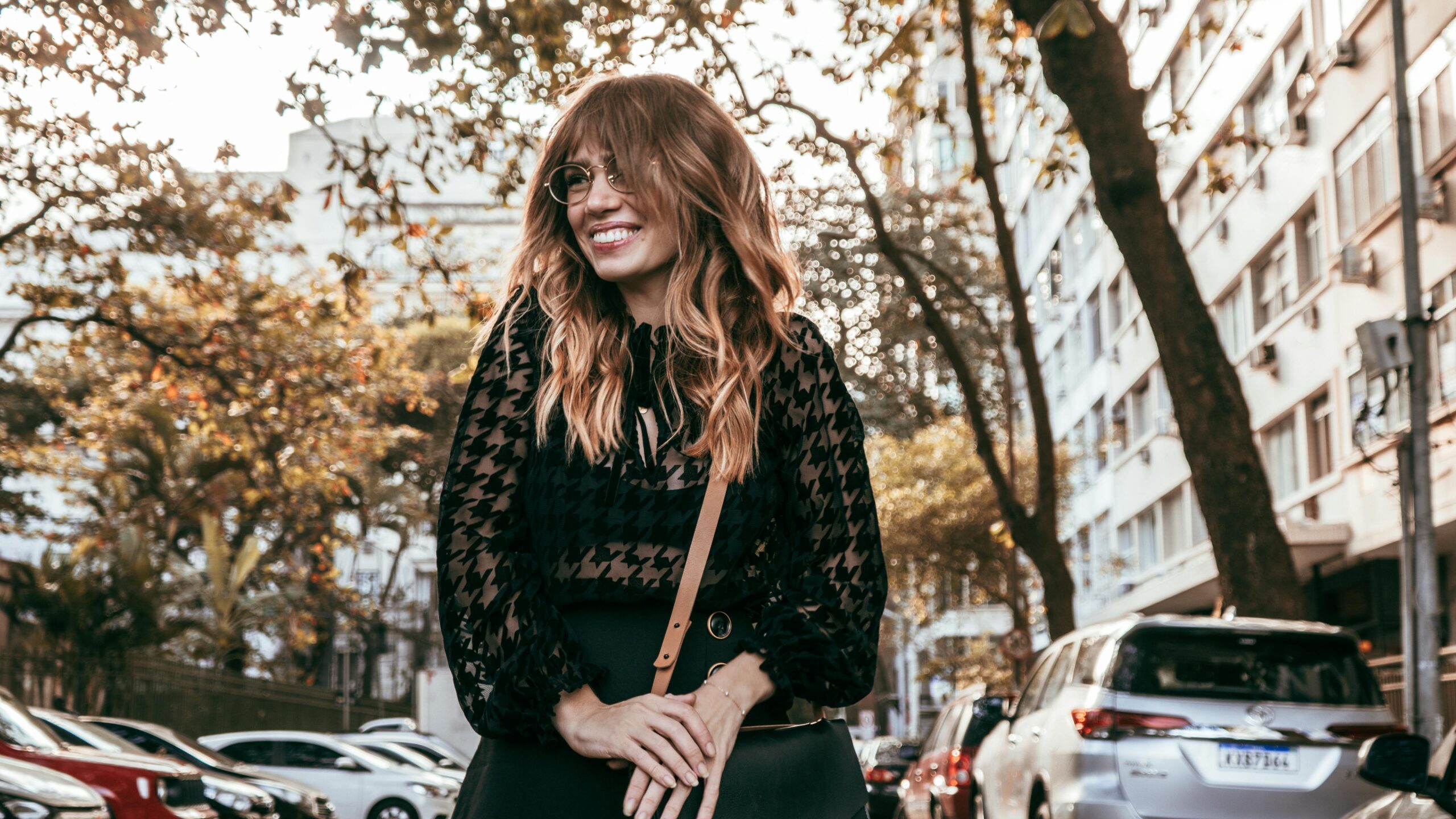 A woman walking in the city.