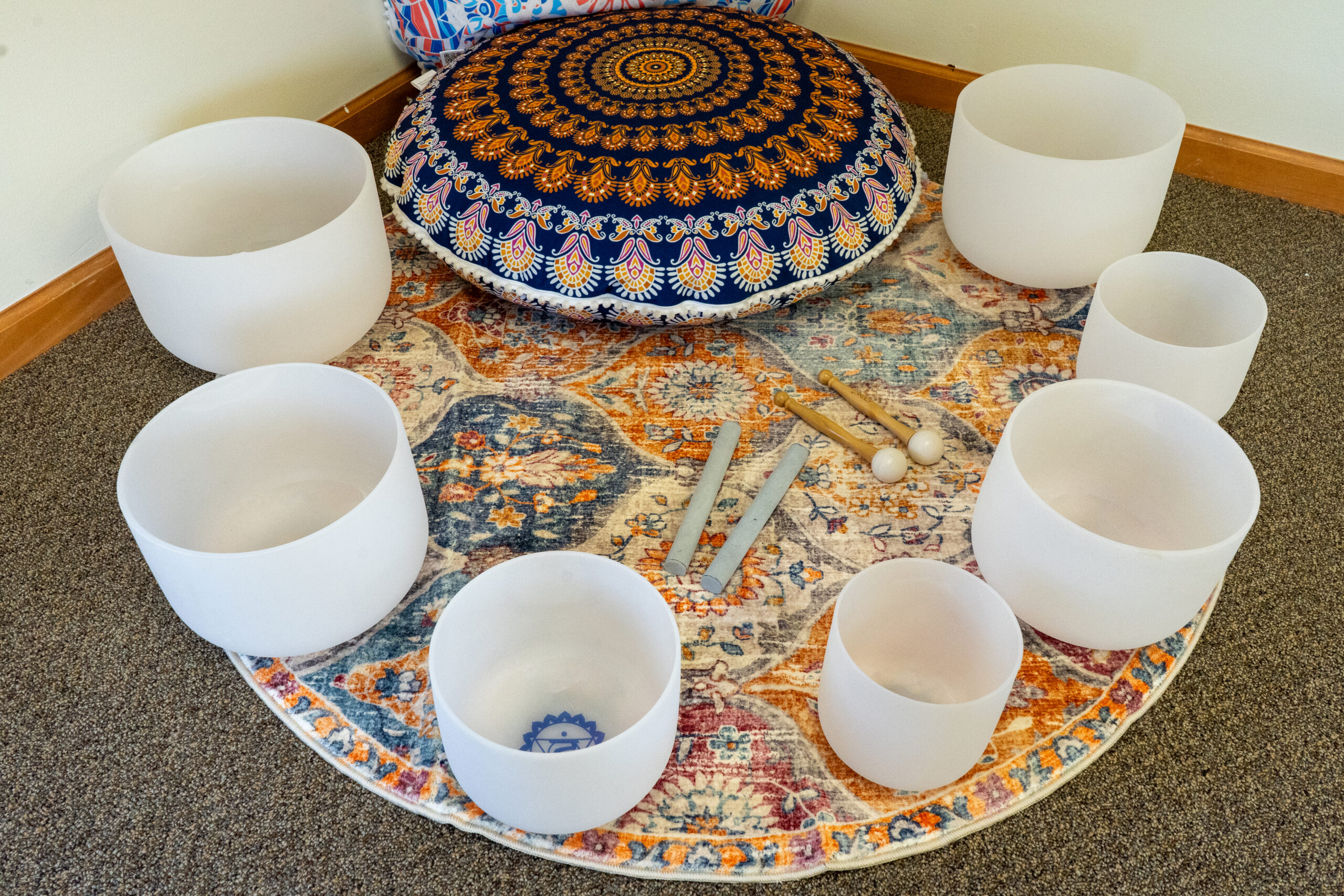 A drug addiction treatment and mental health facility that's catered towards women.