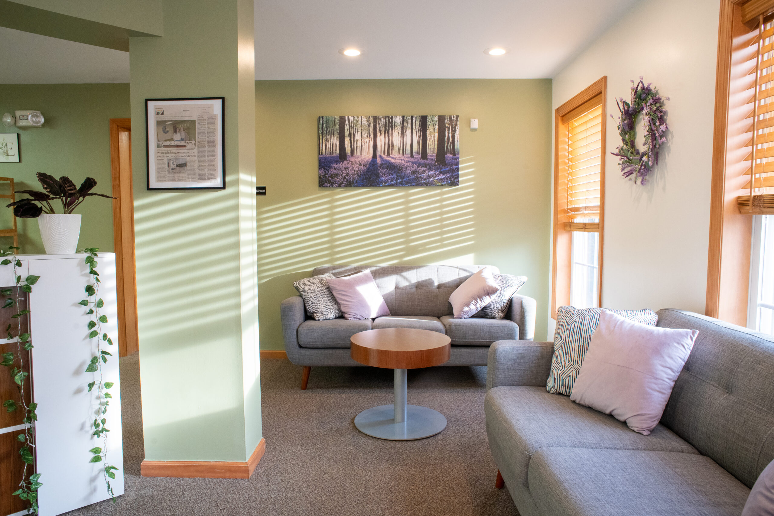 A drug addiction treatment and mental health facility that's catered towards women.