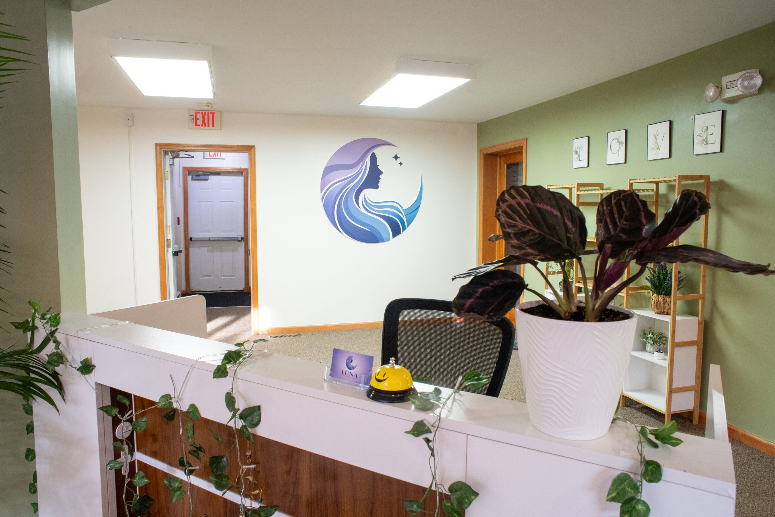 A drug addiction treatment and mental health facility that's catered towards women.