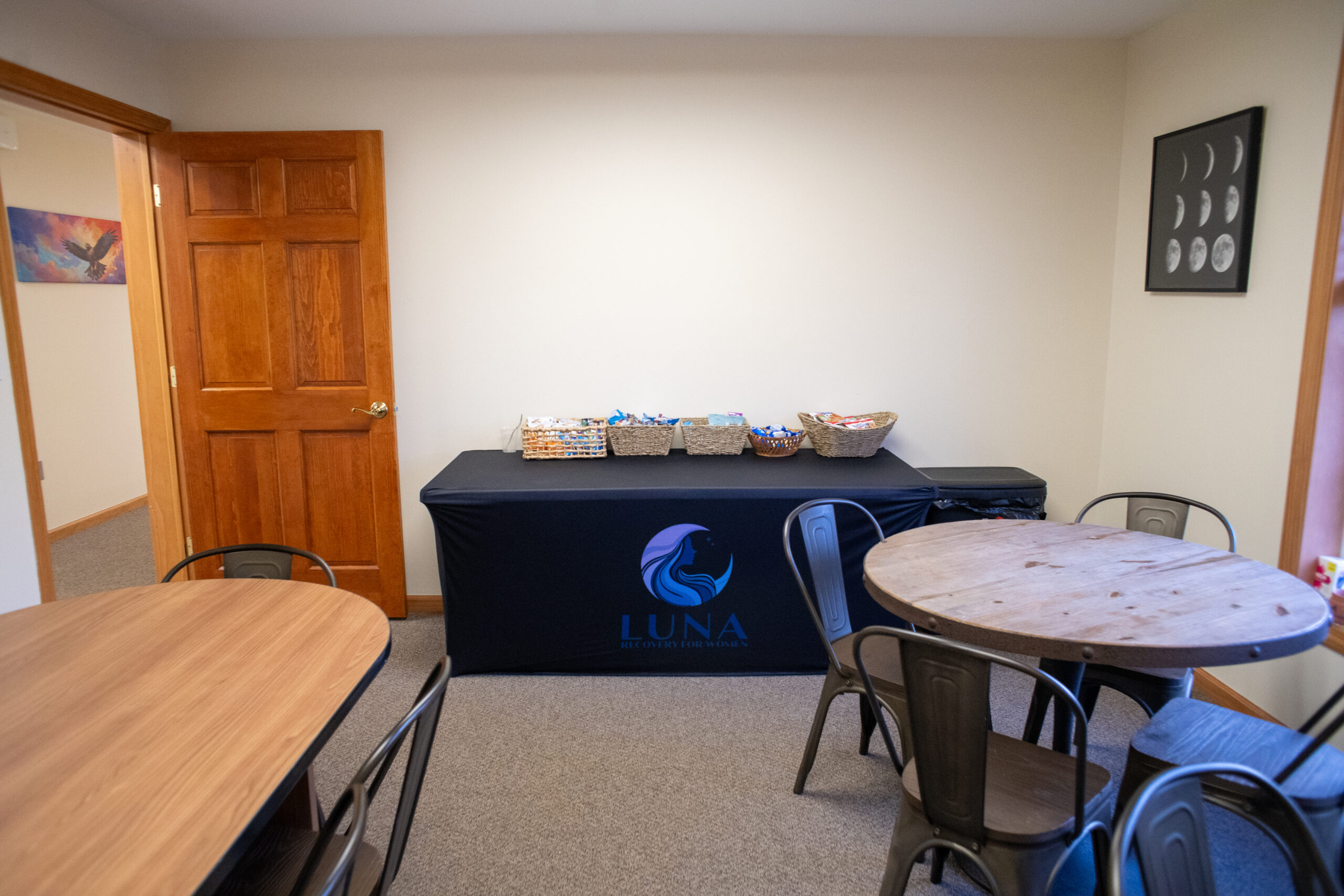 A drug addiction treatment and mental health facility that's catered towards women.