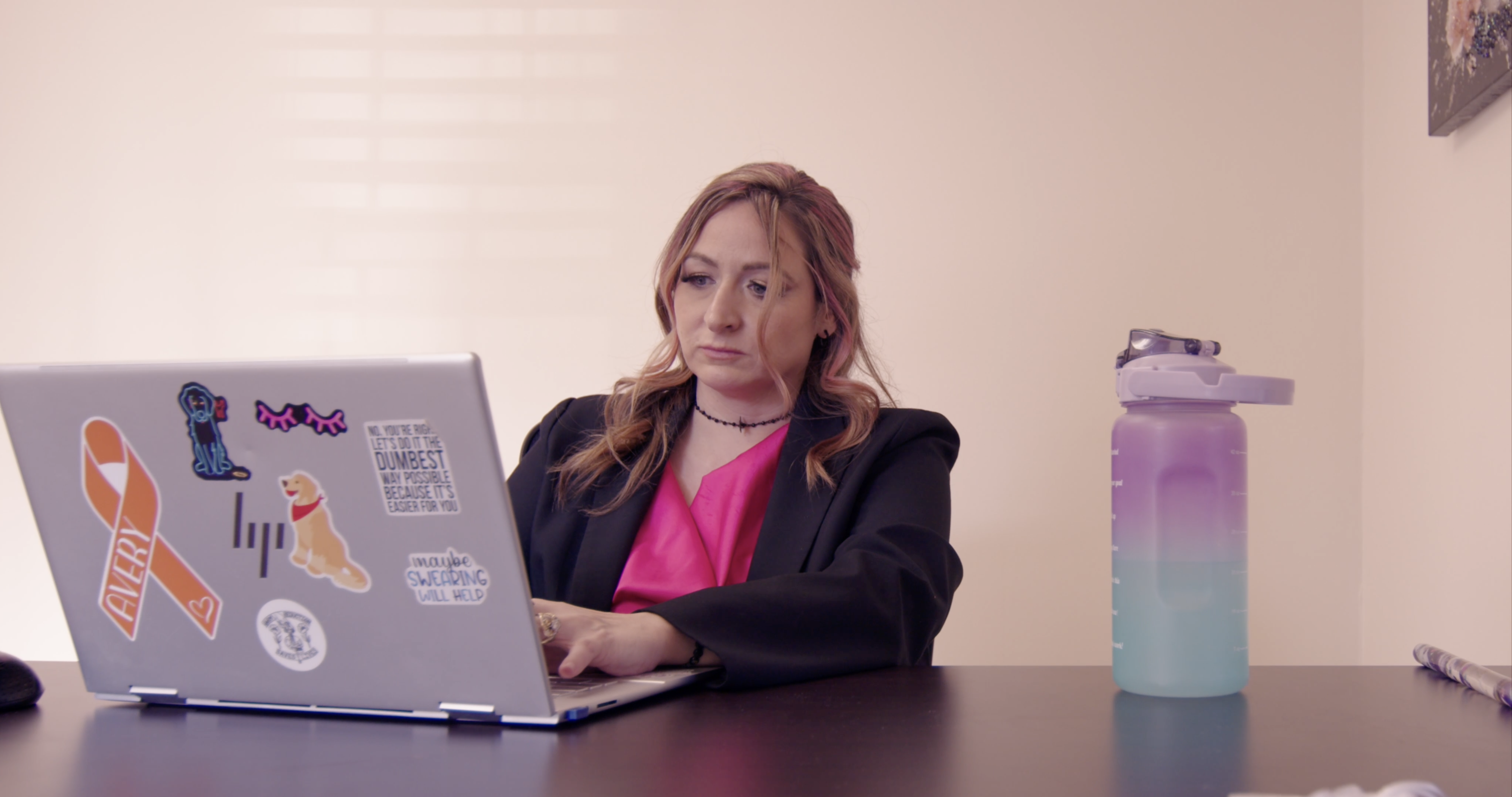 A person working in a drug addiction treatment and mental health facility, catered towards women.
