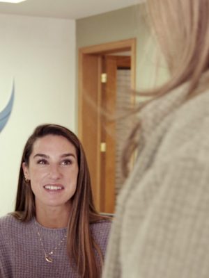 Screenshot Women working in a drug addiction treatment and mental health facility, catered towards women.